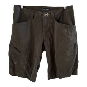 Arc'teryx Men's Rampart Black Cargo Hiking Shorts SIZE 34